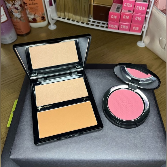It Cosmetics BUNDLE 💕 Hello Cheekbones Contour duo and Bye Bye Pores Blush - Picture 1 of 3